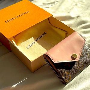 Authentic Louis Vuitton zoe wallet